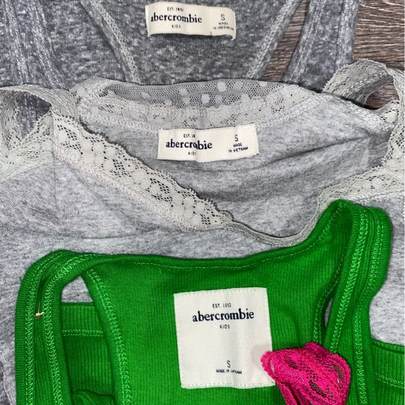 Bundle Abercrombie Kids Tank Tops - Picture 2 of 4